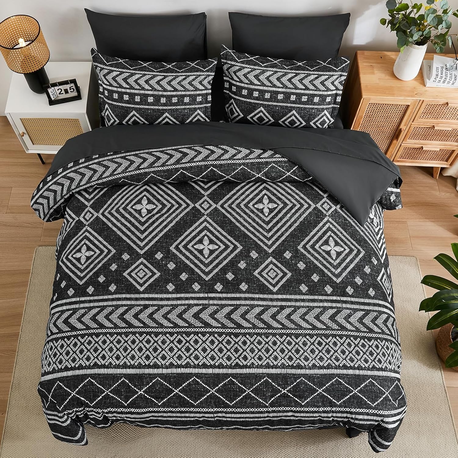 Yiran King Size Comforter Set, 7 Pieces Boho Bed in a Bag, Black Bedding Set for All Seasons, Lightweight Comforter Bed Set with Sheets, Pillowcases & Shams