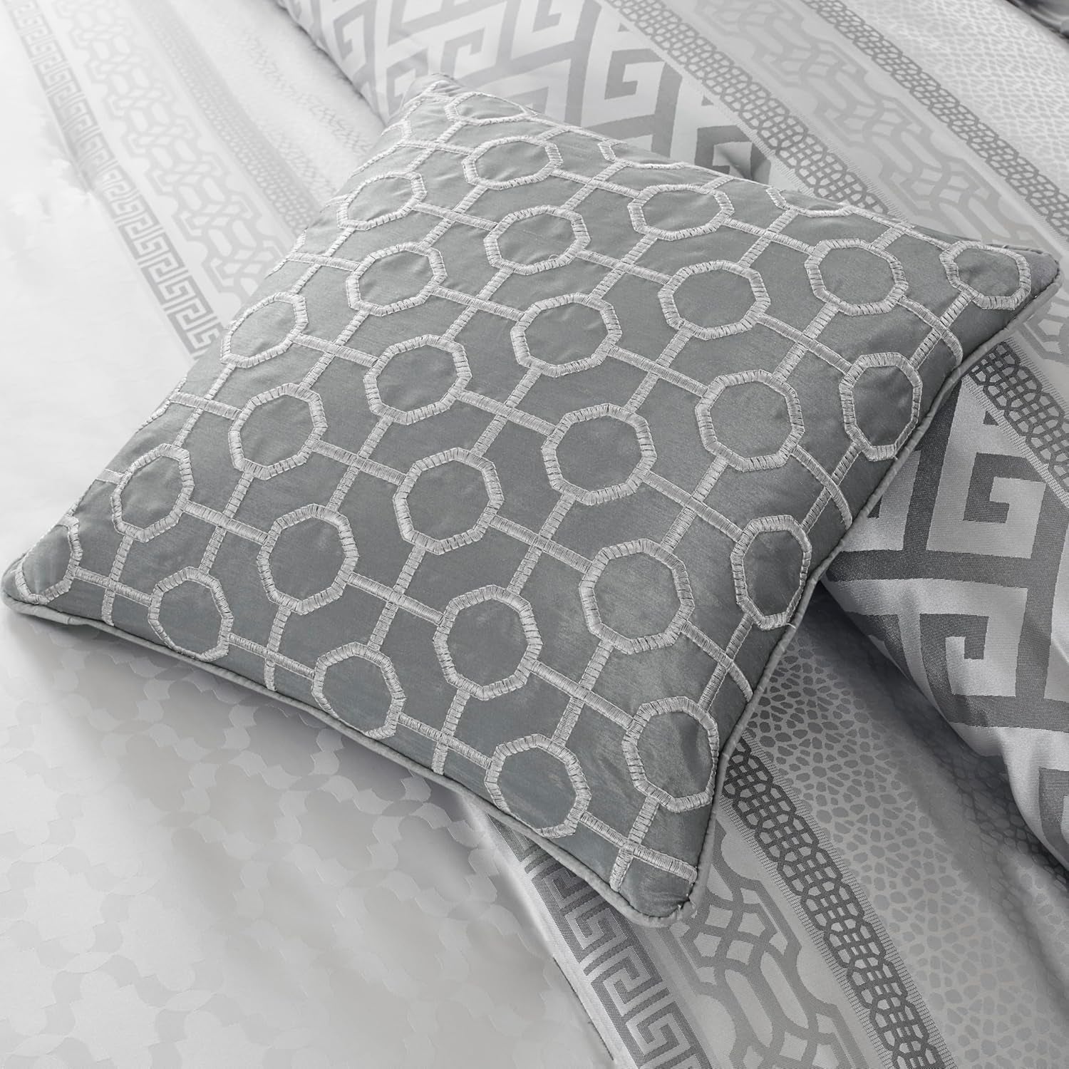 Madison Park Luxury Comforter Set-Traditional Jacquard Design All Season down Alternative Bedding, Matching Bedskirt, Decorative Pillows, Queen(90"X90"), Bennett, Geometric Grey 7 Piece